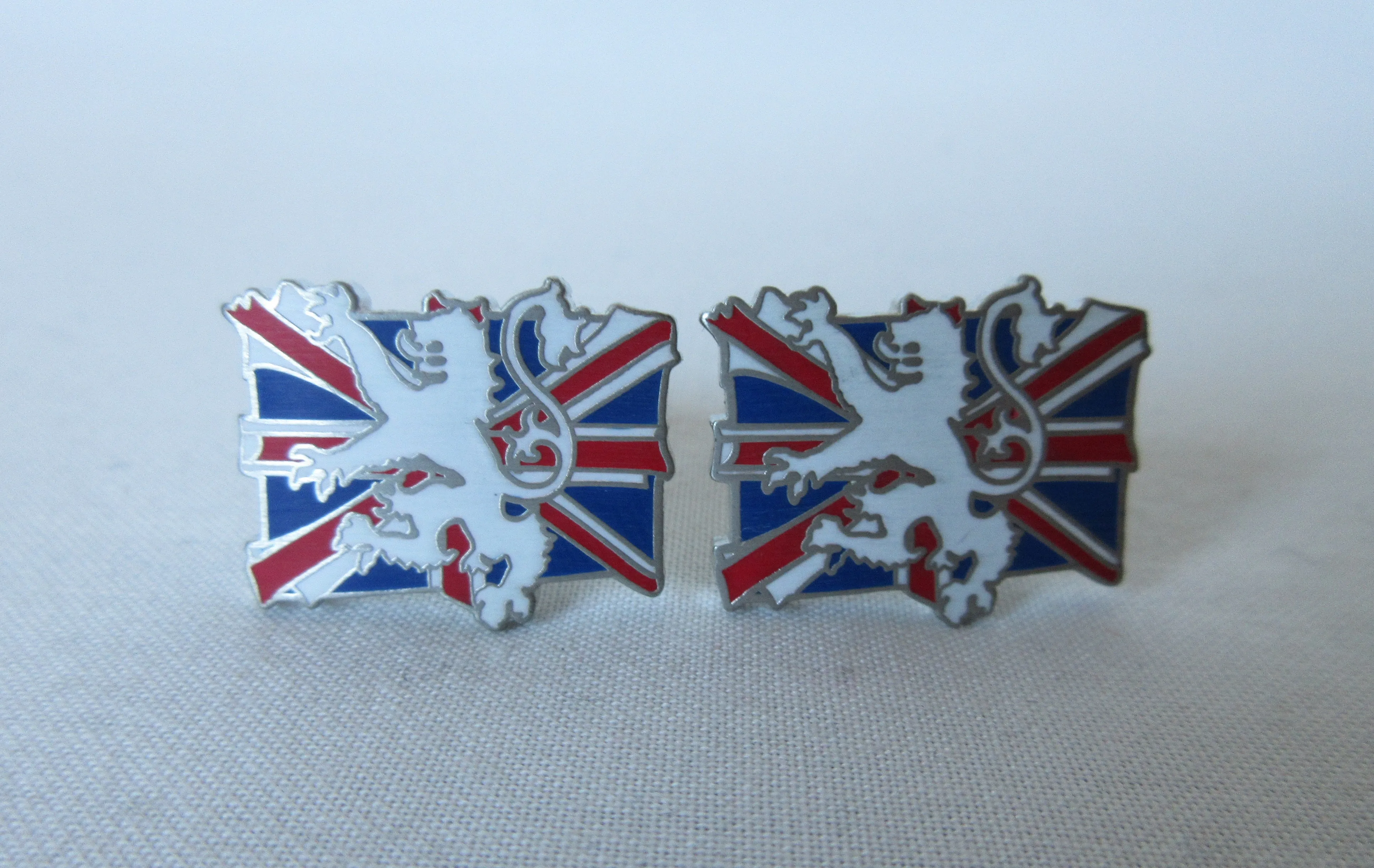 20A26 -Mag Mouch Union Jack White Lion Cufflinks