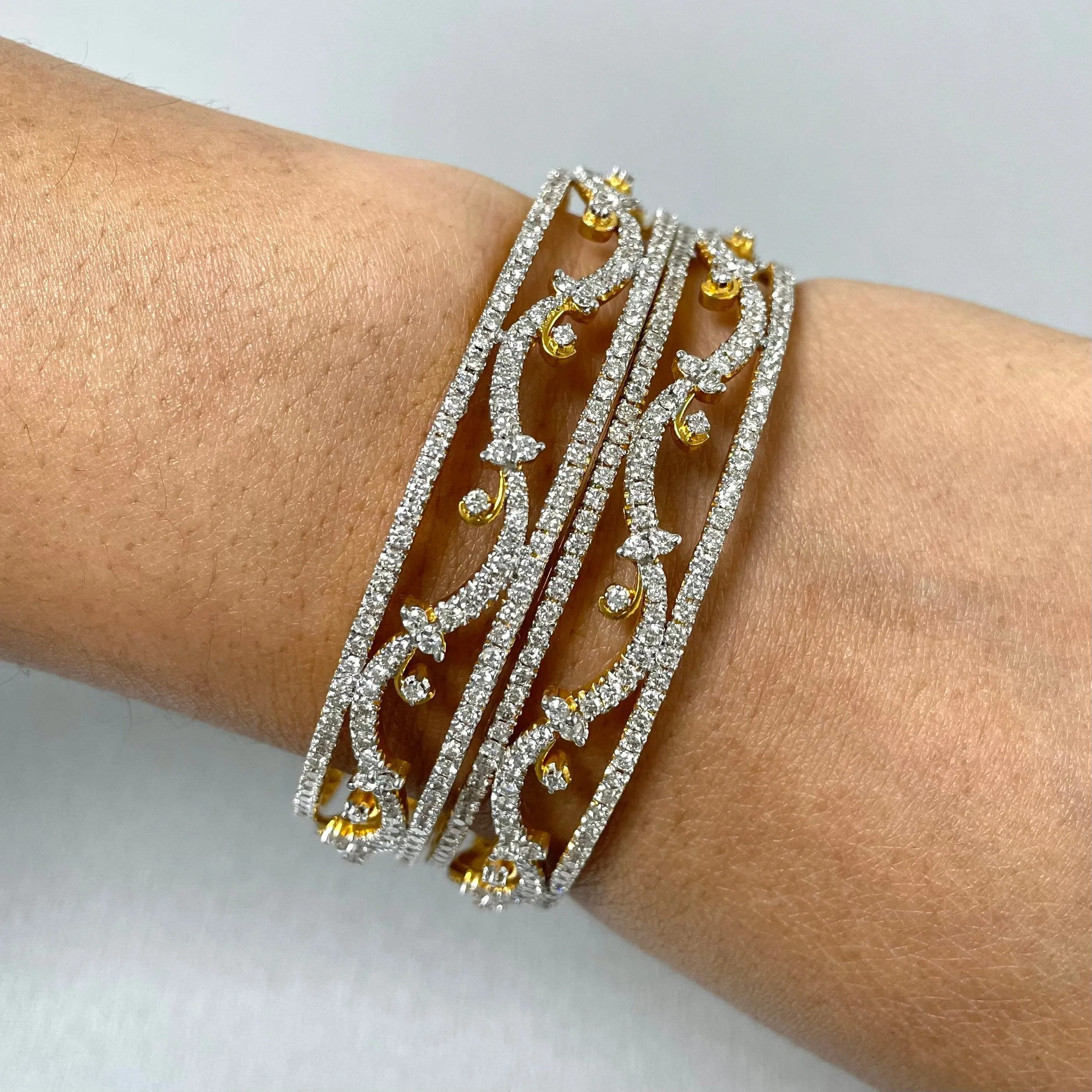 Beauvince Bloom Diamond Bangles Set (14.15 ct Diamonds) in 18K Gold