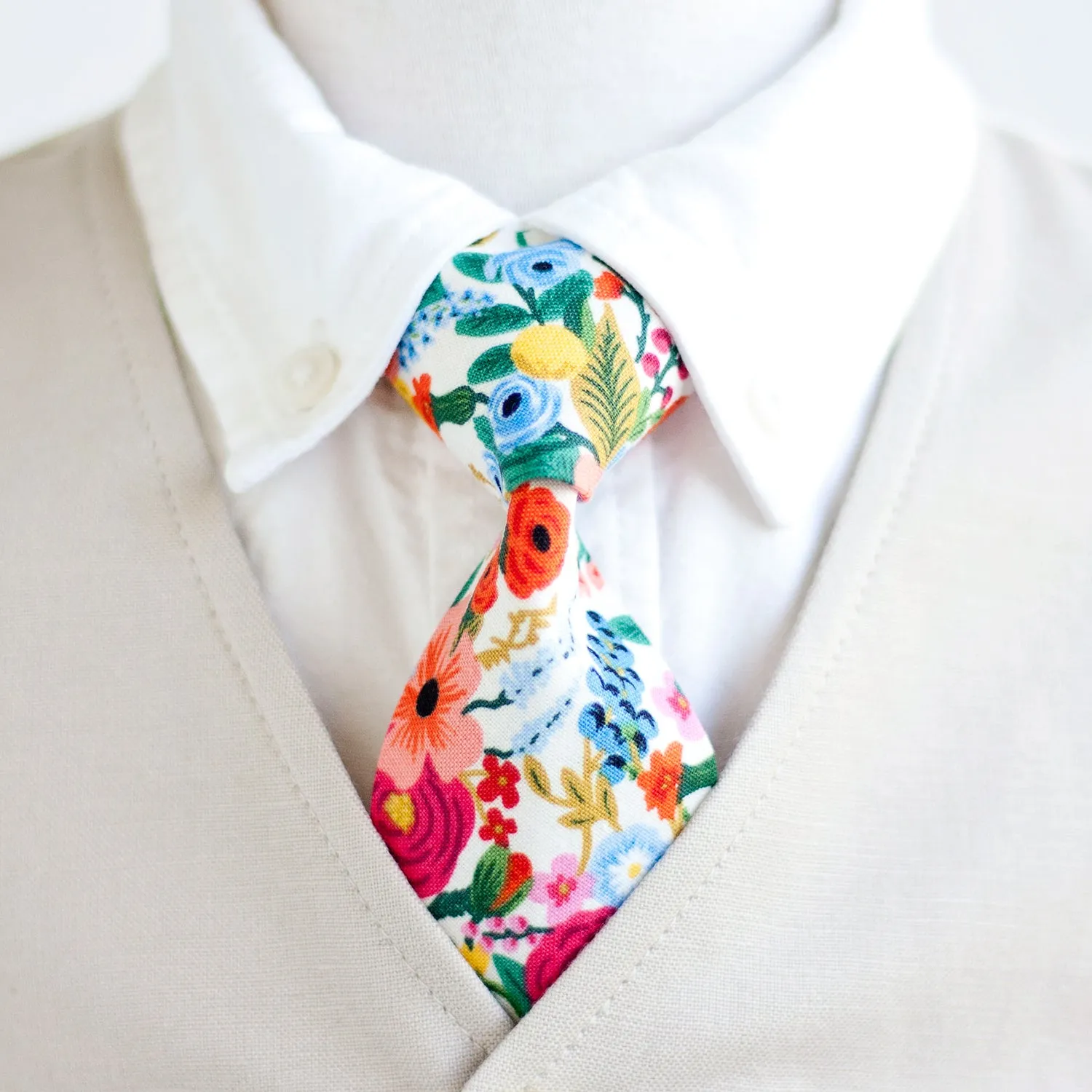 Boy's Pocket Square / Petite Garden Party in Cream