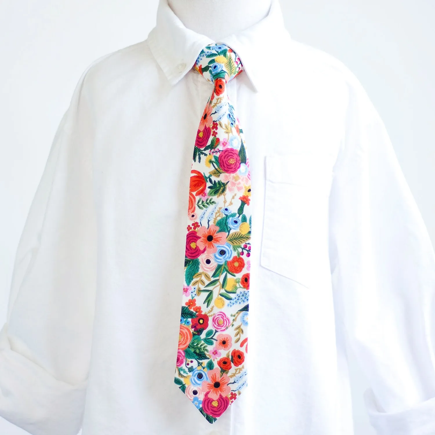 Boy's Pocket Square / Petite Garden Party in Cream