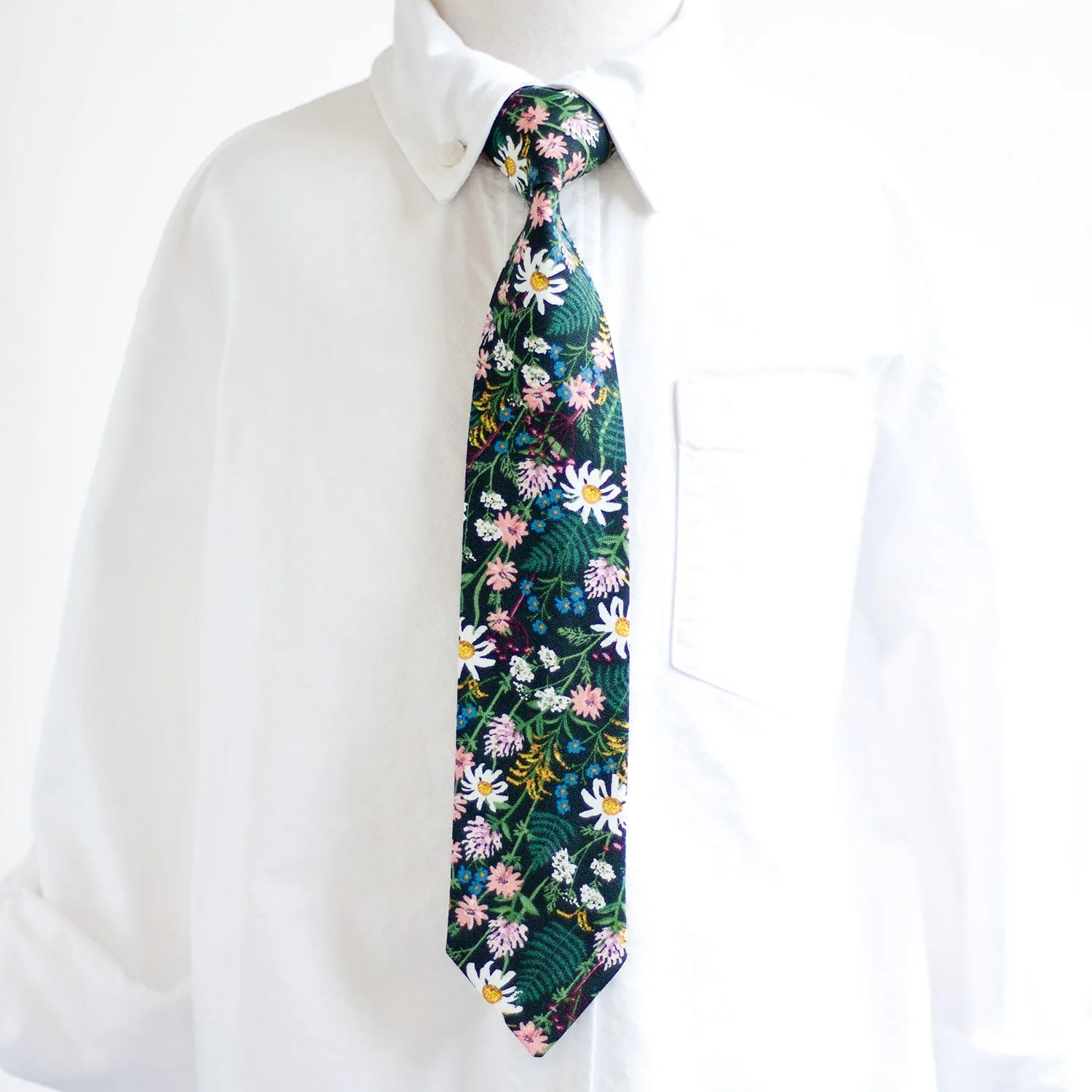 Boy's Pocket Square / Wildflowers In Hunter