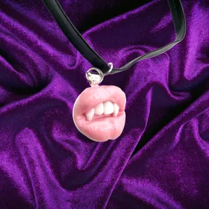 FANGS CHOKER